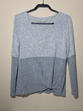 Signature Studio Gray Two-Tone Long Sleeve Twist Front Top